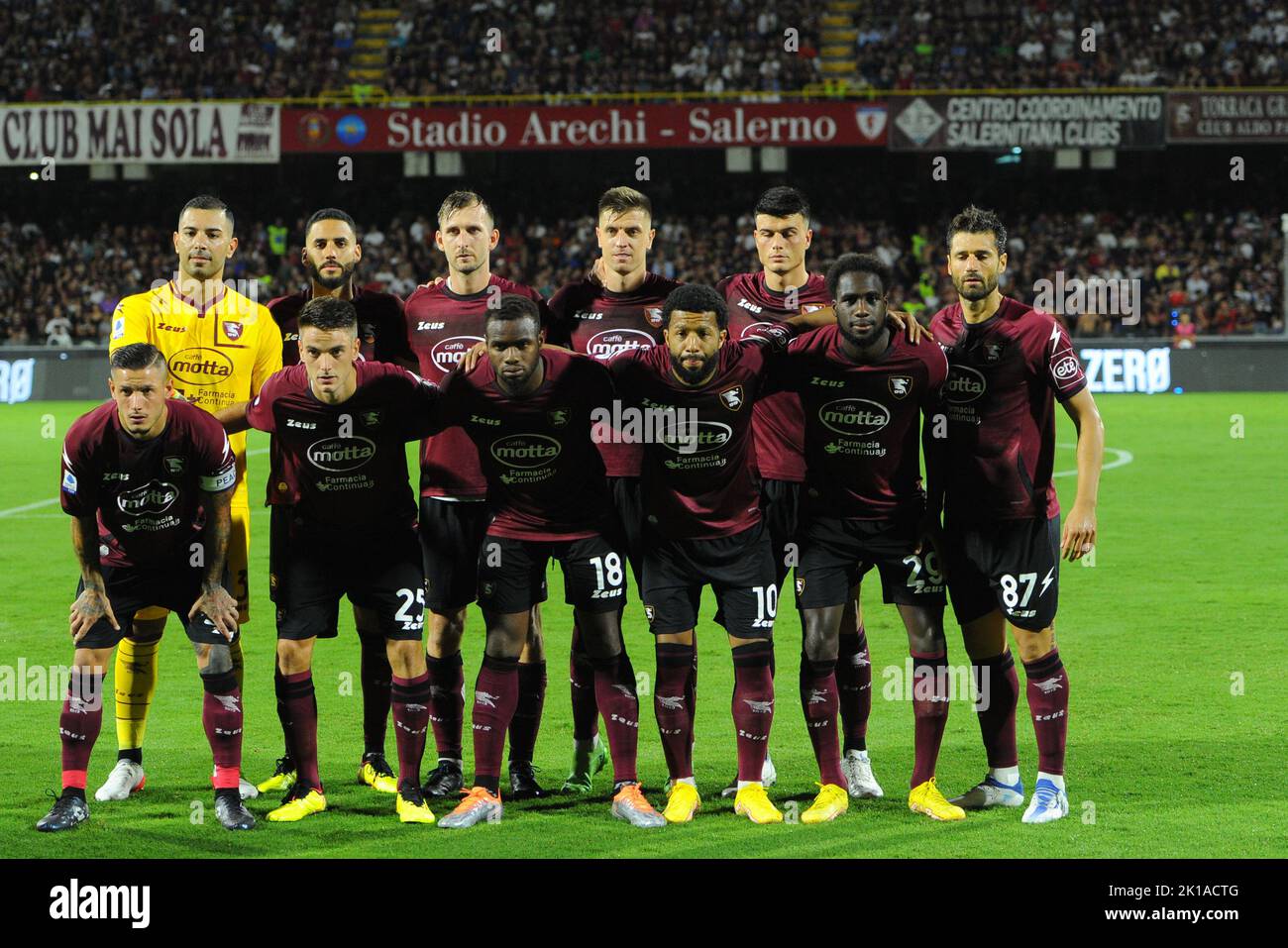 Team US Salernitana 1919 pendant la série Un match entre US Salernitana 1919 et US Lecce au Stadio Arechi crédit: Live Media Publishing Group/Alay Live News Banque D'Images