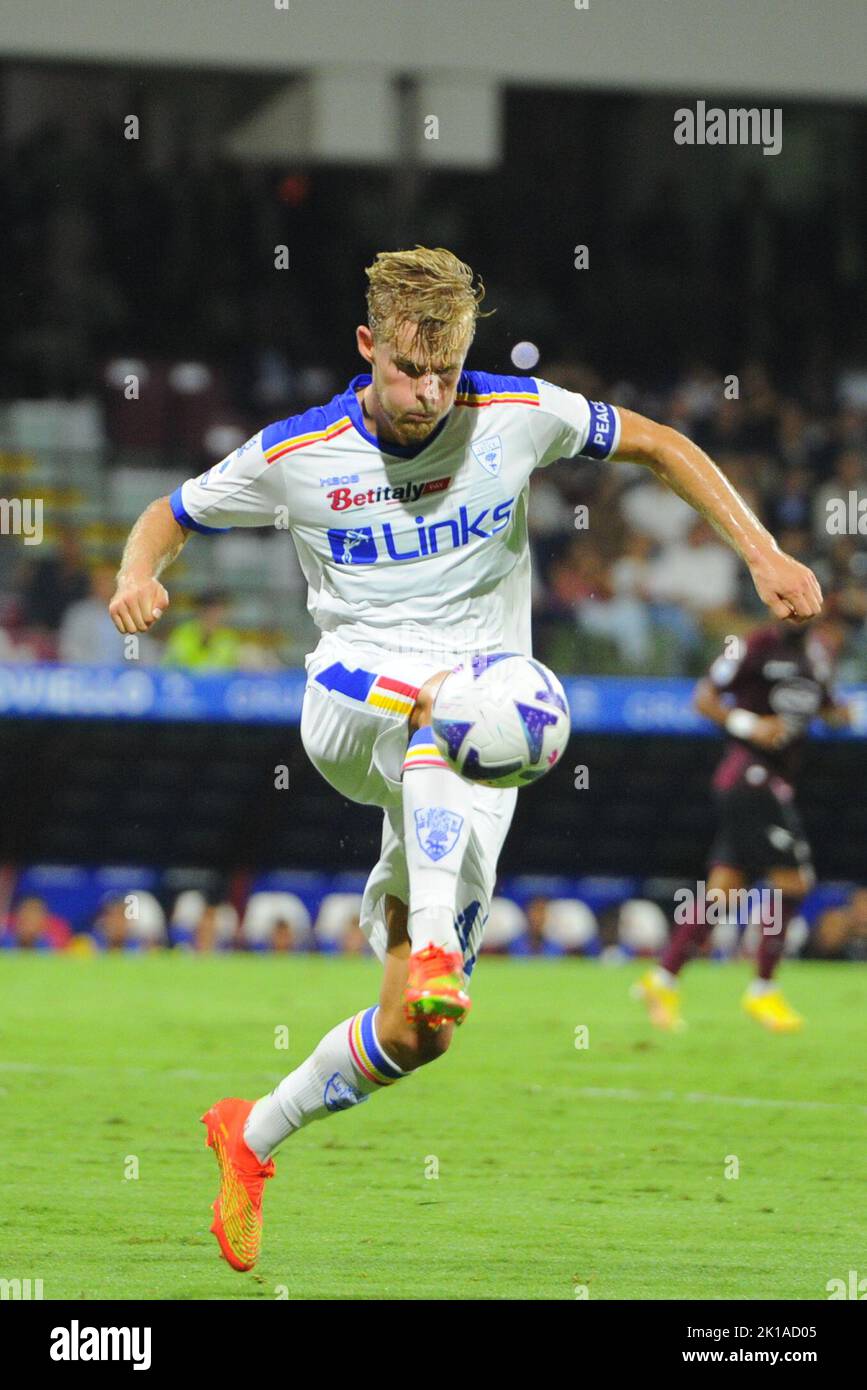 Morten Hjulmand de US Lecce en action pendant la série Un match entre US Salernitana 1919 et US Lecce au Stadio Arechi crédit: Live Media Publishing Group/Alay Live News Banque D'Images