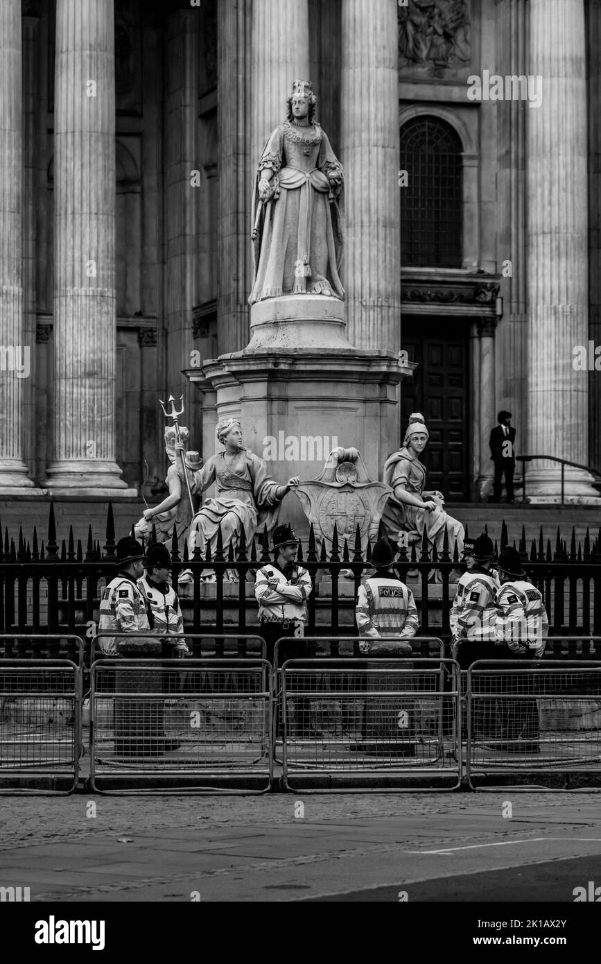 Londres autour de St Paul pendant le funérailles de la reine Elizabeth II Banque D'Images