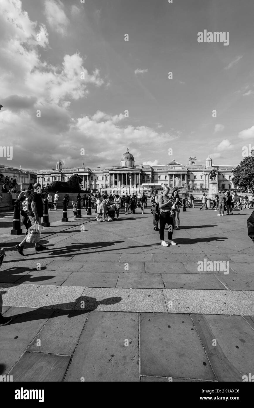 Autour de Londres dans l'année de la reine Elizabeth II passant Banque D'Images