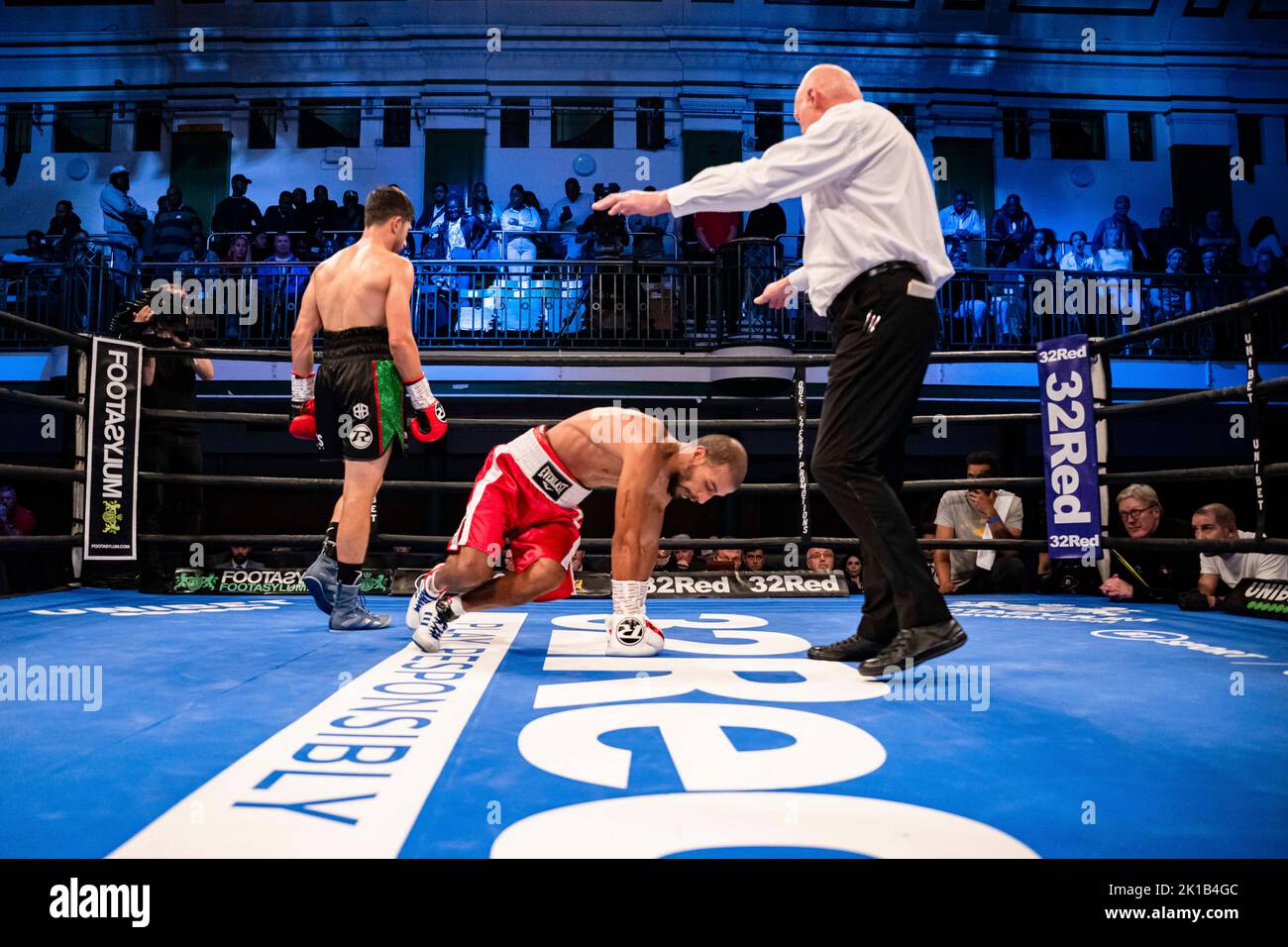 Londres, Royaume-Uni. 16th septembre 2022. Masoud Abdullah vd Stefan Nicolae - Super-Featherweight Contest pendant Frank Warren présente Bentley vs Morrison Fightnight à York Hall vendredi, 16 septembre 2022 à LONDRES (usage éditorial seulement, licence requise pour un usage commercial. Aucune utilisation dans les Paris, les jeux ou les publications d'un seul club/ligue/joueur.) Credit: Taka G Wu/Alay Live News Banque D'Images