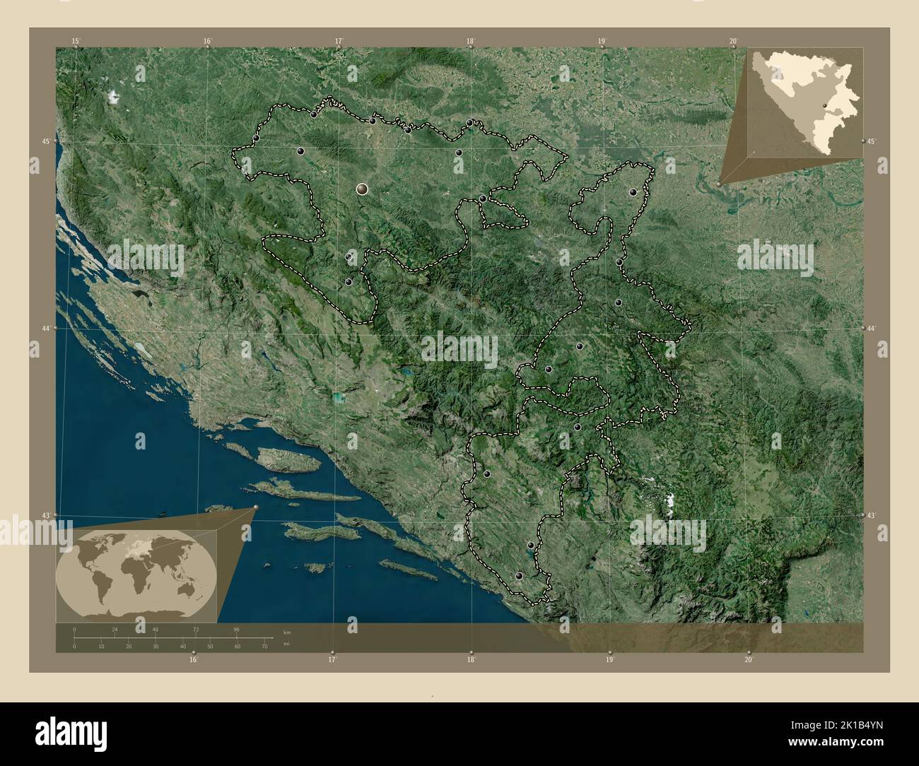 Repuplika Srpska, entité de Bosnie-Herzégovine. Carte satellite haute résolution. Lieux des principales villes de la région. Emplacement auxiliaire du coin Banque D'Images