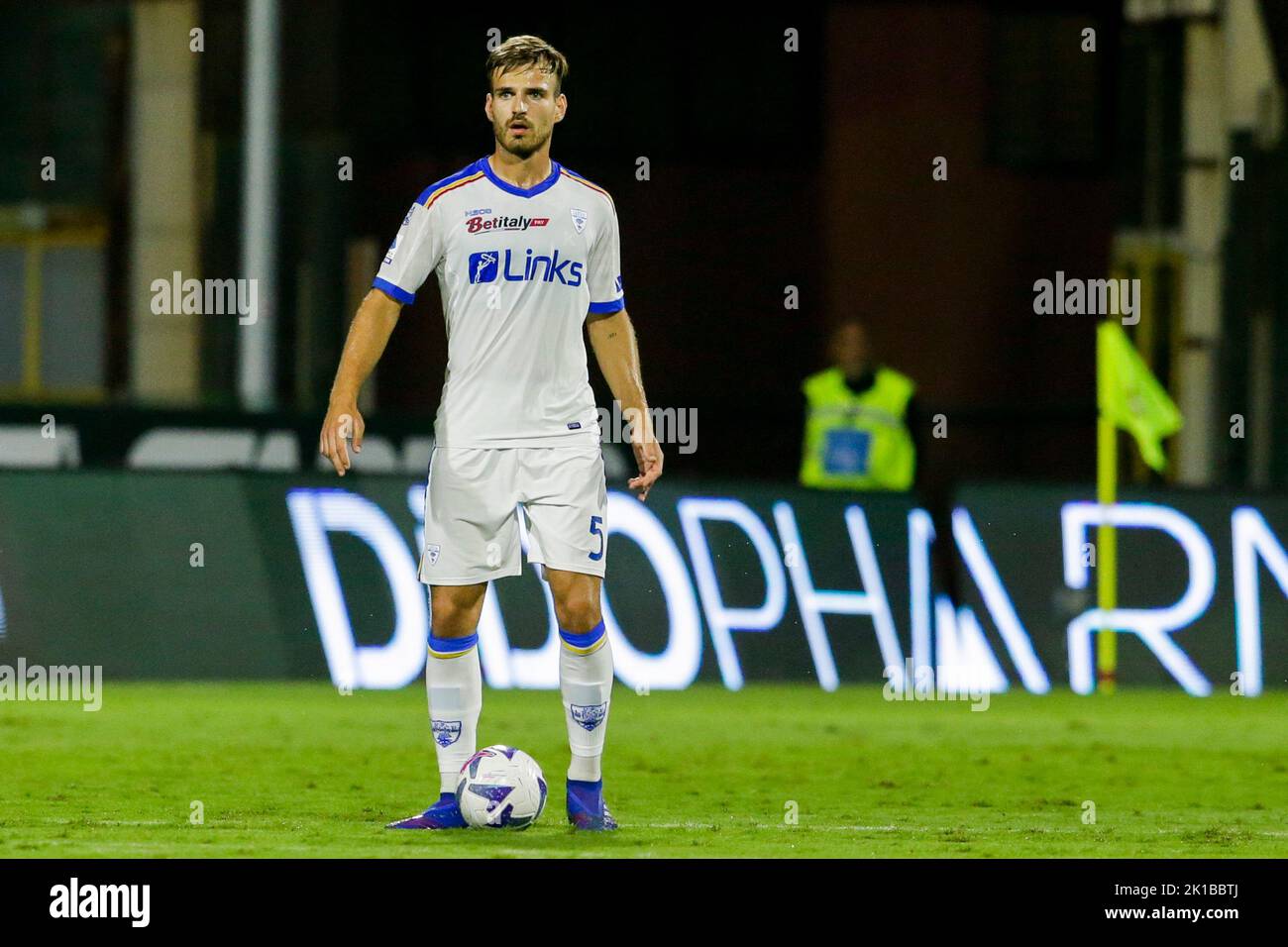 LecceÕs défenseur croate Marin Pongracic pendant la série Un match de football entre Salerntana et Lecce au stade Arechi à Salerne, dans le sud de l'Italie, sur 16 septembre 2021. Banque D'Images