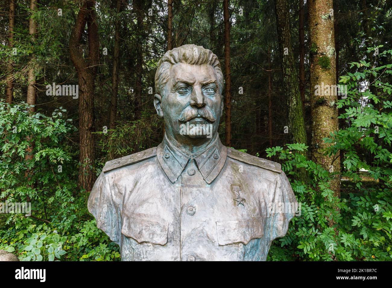 Buste sculptural de Staline, chef politique soviétique. Druskininkai, Lituanie, 12 septembre 2022 Banque D'Images