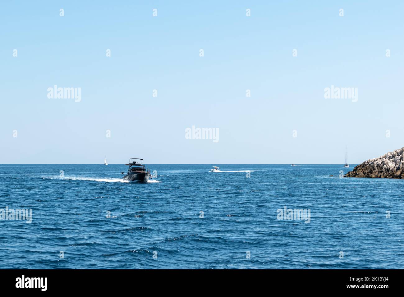 Yacht sur la mer, Thasos, Grèce Banque D'Images