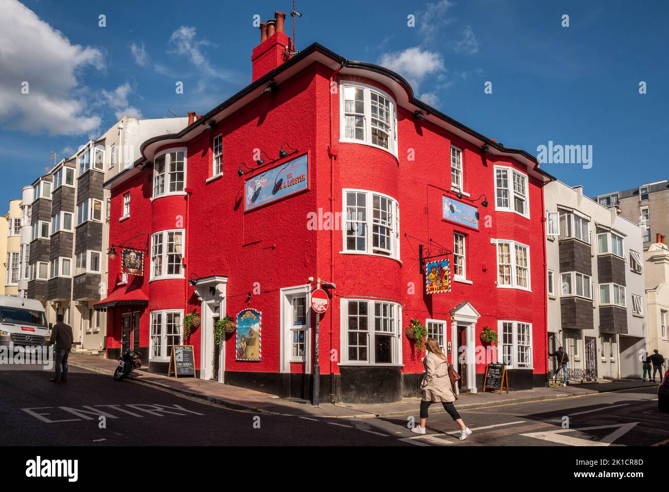 Brighton, 17 septembre 2022 : le pub aux couleurs vives Lion et Lobster dans le centre de Brighton Banque D'Images