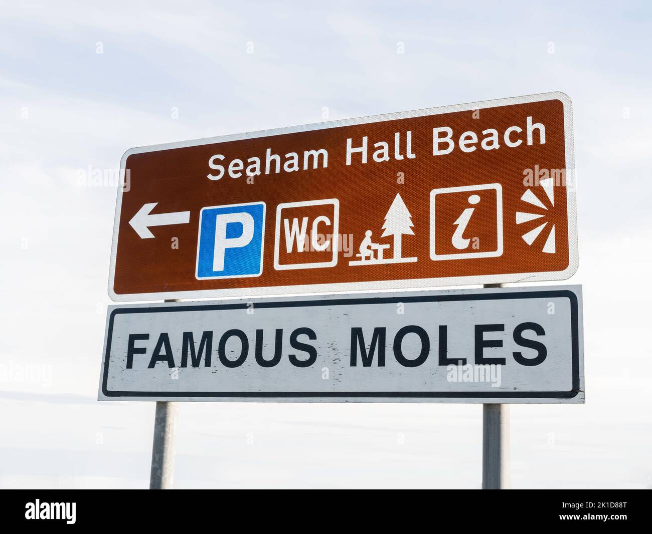 Panneau routier Seaham Hall Beach, Famous Moles, Co. Durham, Angleterre, Royaume-Uni Banque D'Images