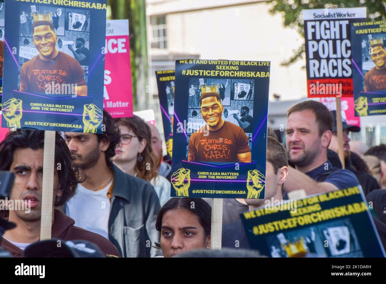 Londres, Royaume-Uni. 17th septembre 2022. Des manifestants se sont rassemblés devant New Scotland Yard pour réclamer justice à Chris Kaba, qui a été tué par balle par la police alors qu'il n'était pas armé. Banque D'Images