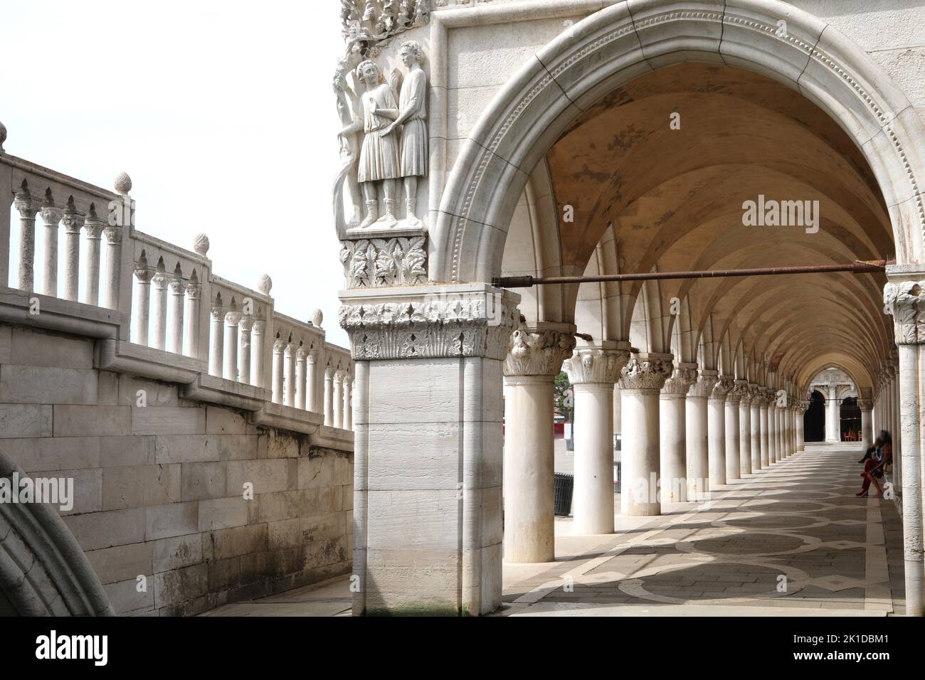 Venise, VE, Italie - 18 mai 2020: Arches du Palais ducal sans personnes Banque D'Images