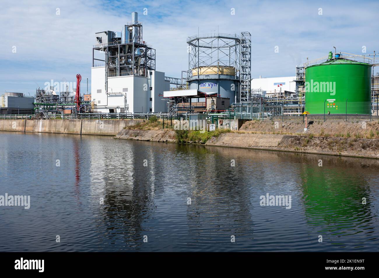 Jemeppe-sur-Sambre, région de Wallon, Belgique, 07 29 2022 - l'usine industrielle de la société Ineos pour la production de dérivés vinyliques et chlorés organiques Banque D'Images