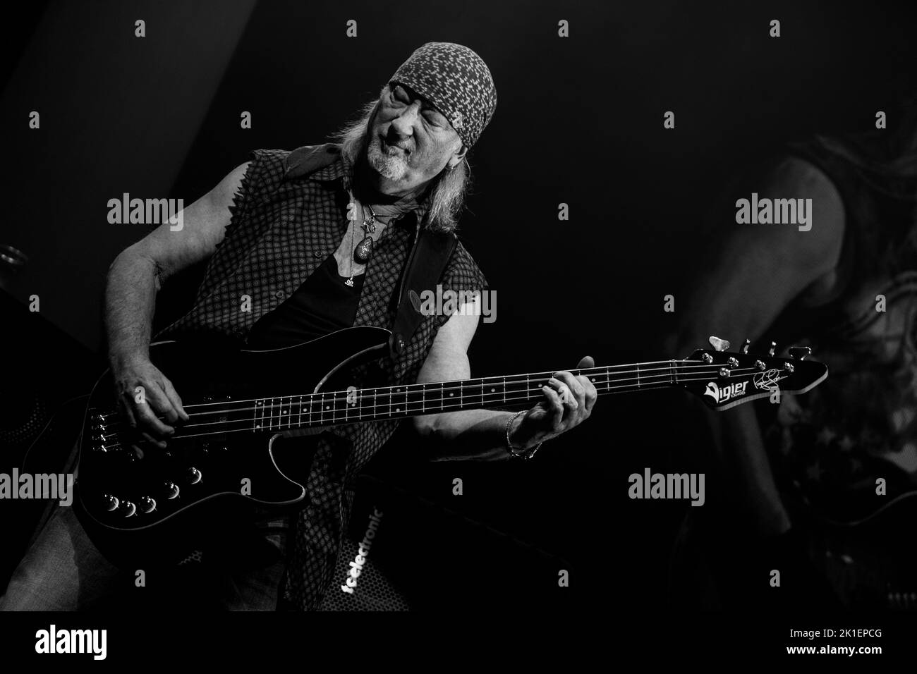 VIOLET PROFOND le Dome, Marseille, FRANCE , 02/11/2015 Florent 'MrCrash' B. Banque D'Images