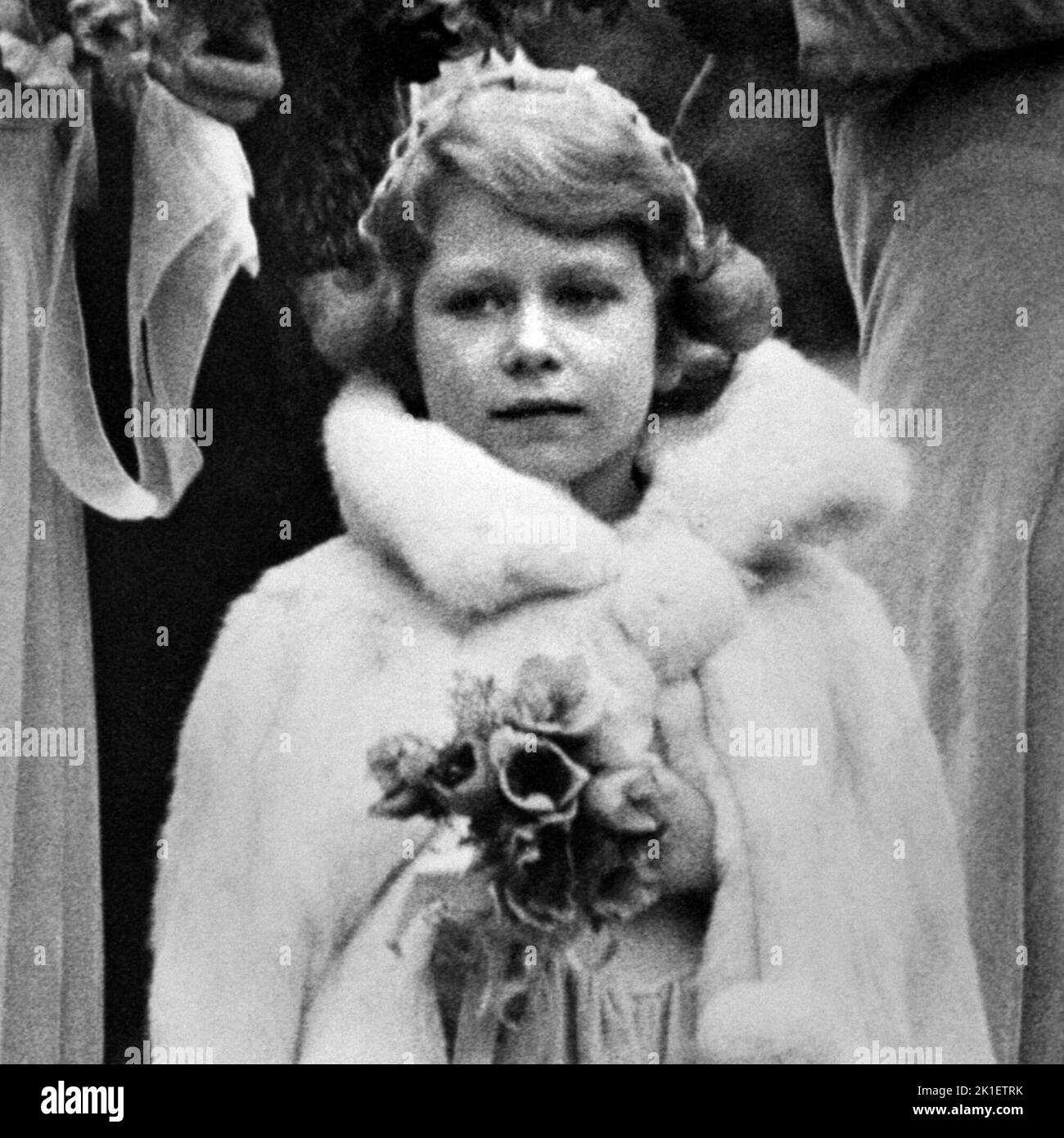 Photo du dossier datée du 24/10/1931 de la princesse Elizabeth (maintenant la reine Elizabeth II) arrivant à l'église du 16th siècle à Balcombe, dans le Sussex, pour le mariage de Lady May Cambridge et du capitaine Henry Abel Smith. Date de publication: Dimanche 18 septembre 2022.. Le crédit photo devrait indiquer : PA Wire Banque D'Images