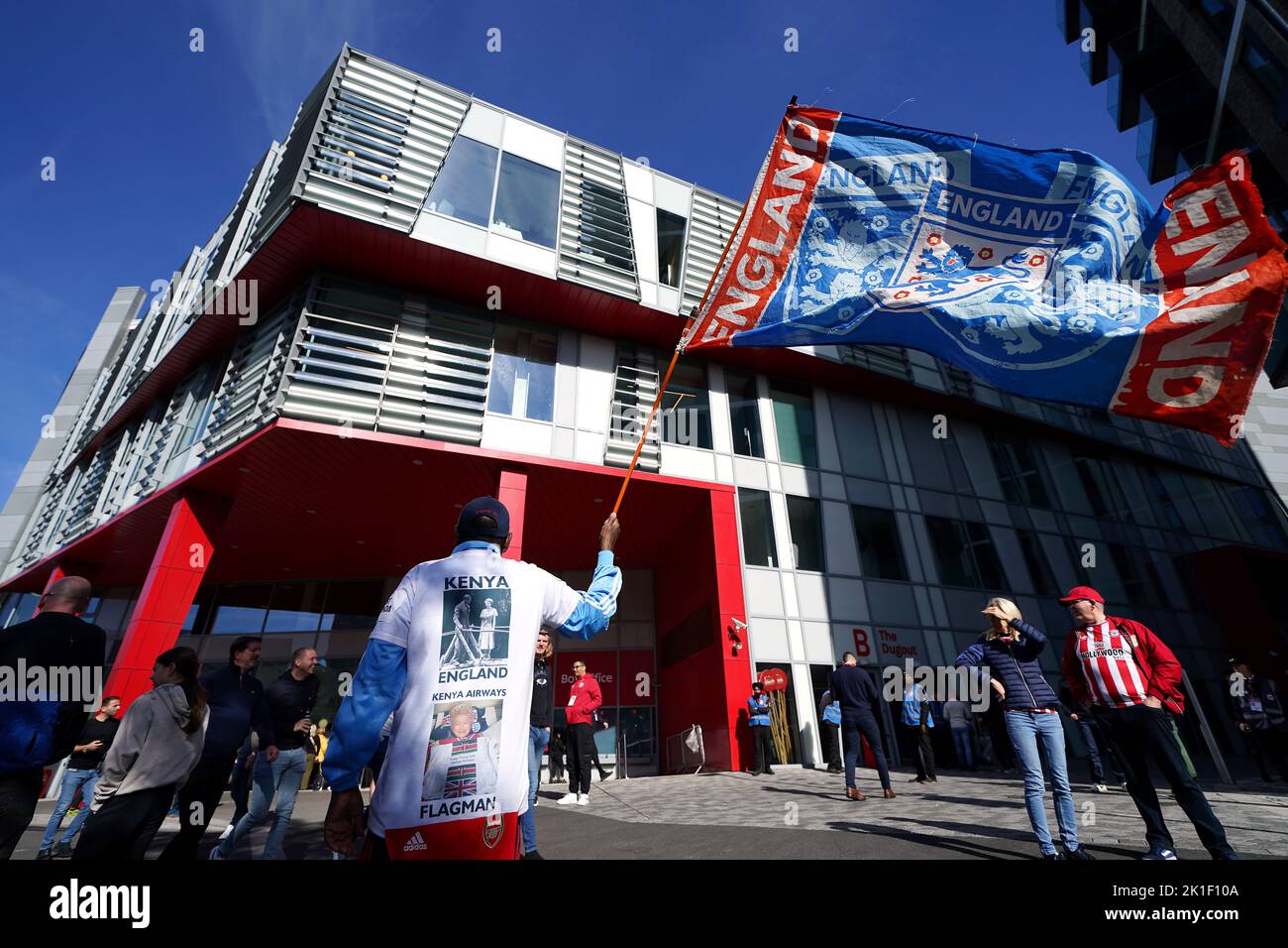 M. Flagman, fan d'arsenal, devant le match de la Premier League au stade de la communauté Gtech, à Londres. Date de la photo: Dimanche 18 septembre 2022. Banque D'Images