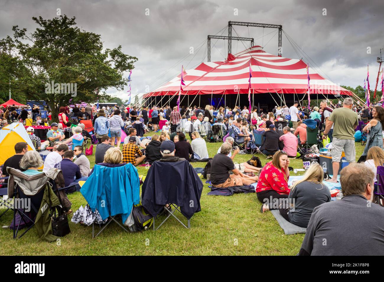 Public au festival Upton Upton Upon Severn Blues Banque D'Images