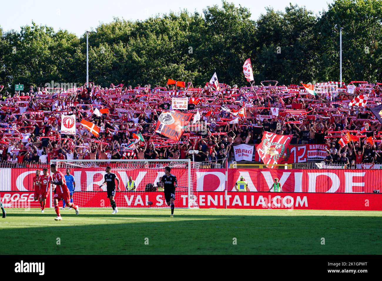 Monza, Italie. 18th septembre 2022. AC Monza Supporters pendant AC Monza vs Juventus FC, football italien série A match à Monza, Italie, 18 septembre 2022 crédit: Agence de photo indépendante/Alamy Live News Banque D'Images