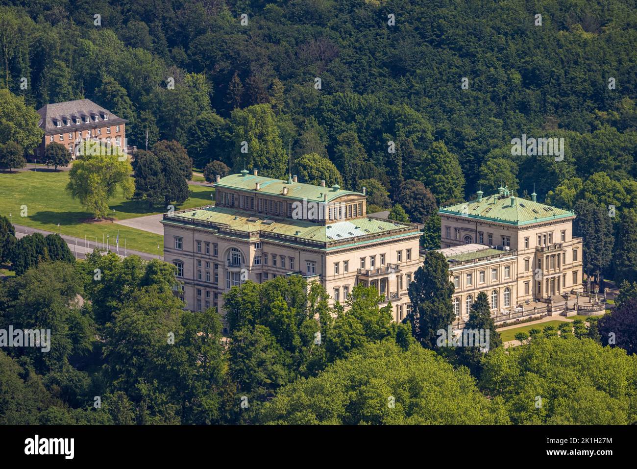 Vue aérienne, Villa Hügel, ancienne résidence et maison représentative de la famille industrielle Krupp, Essen-Bredeney, Essen, région de la Ruhr, Rhénanie-du-Nord-Ouest Banque D'Images