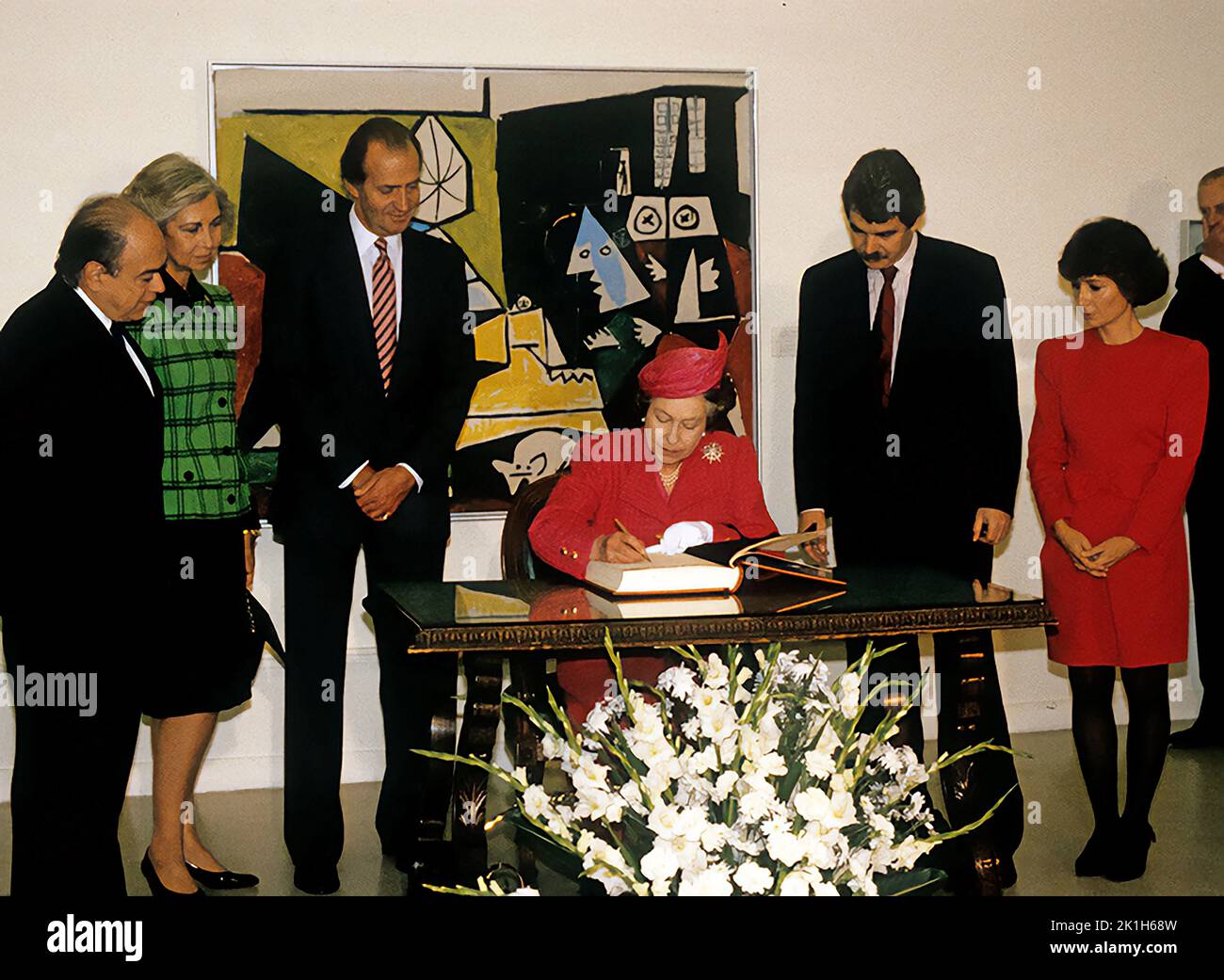 Visite de la reine Elizabeth II en 1988 : le roi Juan Carlos I d'Espagne, la reine Sofia, Jordi Pujol et Pascual Maragall Banque D'Images