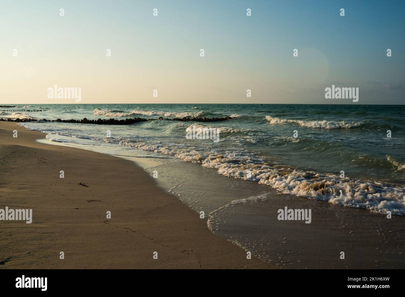 Érosion des plages à Chelem, Yucatan, Mexique, dans le golfe du Mexique Banque D'Images