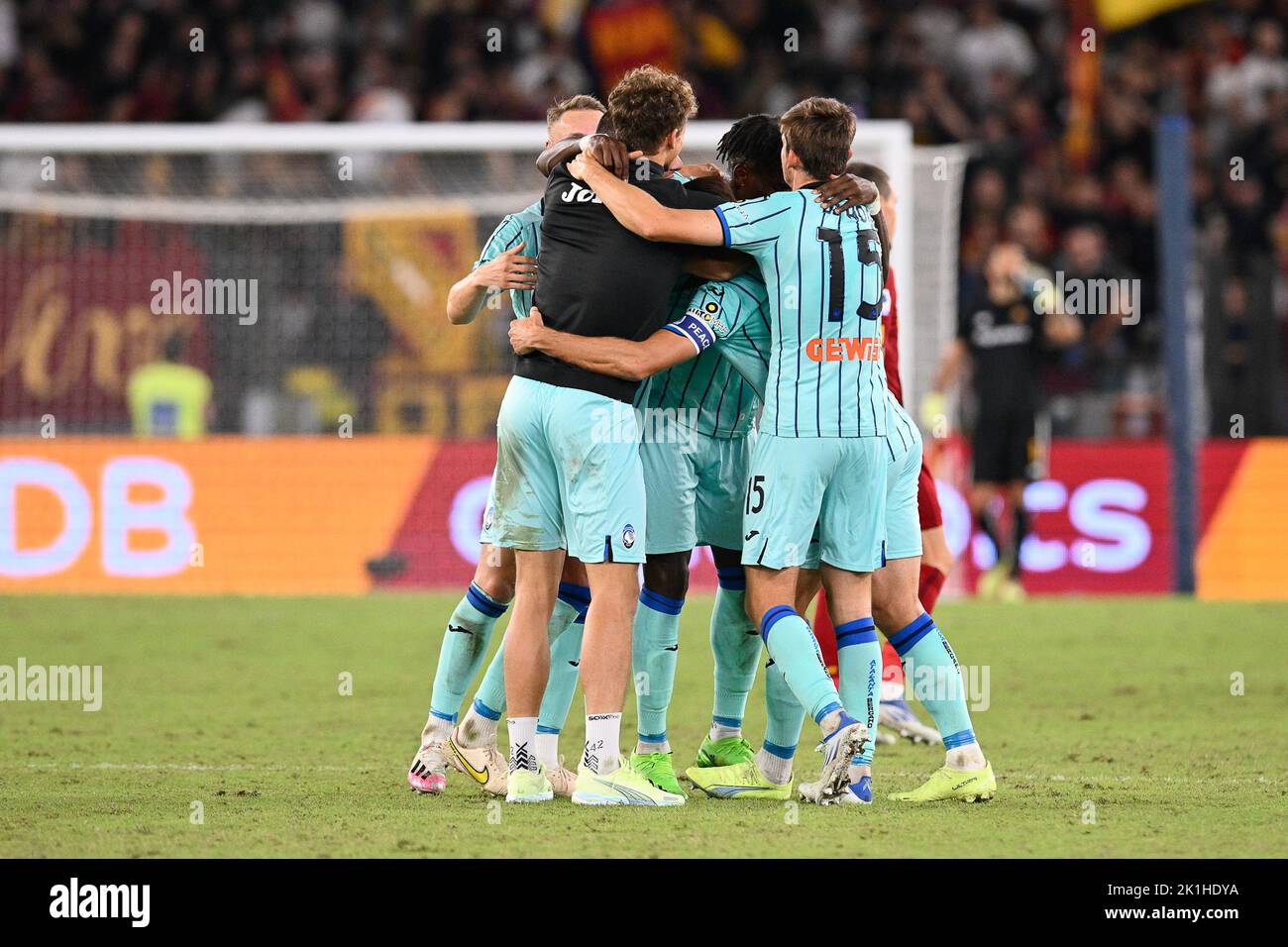 Rome, Italie. 18th septembre 2022. Les joueurs de BC Atalanta célèbrent la victoire à la fin du match pendant le football série A match, Stadio Olimpico, Roma v Atalanta, 18 septembre 2022 (photo d'AllShotLive/Sipa USA) crédit: SIPA USA/Alay Live News crédit: SIPA USA/Alay Live News Banque D'Images