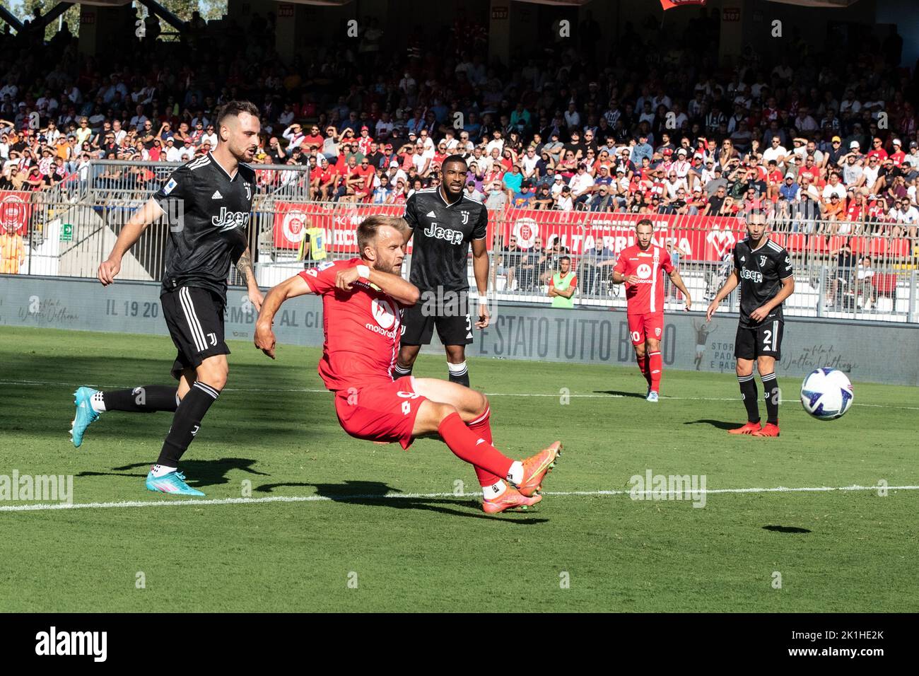 Monza, Italie. 18th septembre 2022. Championnat de football de la série italienne. Monza VS Juventus 1-0. Christian Gytkjaer, Monza, marque et célèbre le but de la victoire.- copyright photo: Cristiano BARNI/ATP images crédit: SPP Sport presse photo. /Alamy Live News Banque D'Images