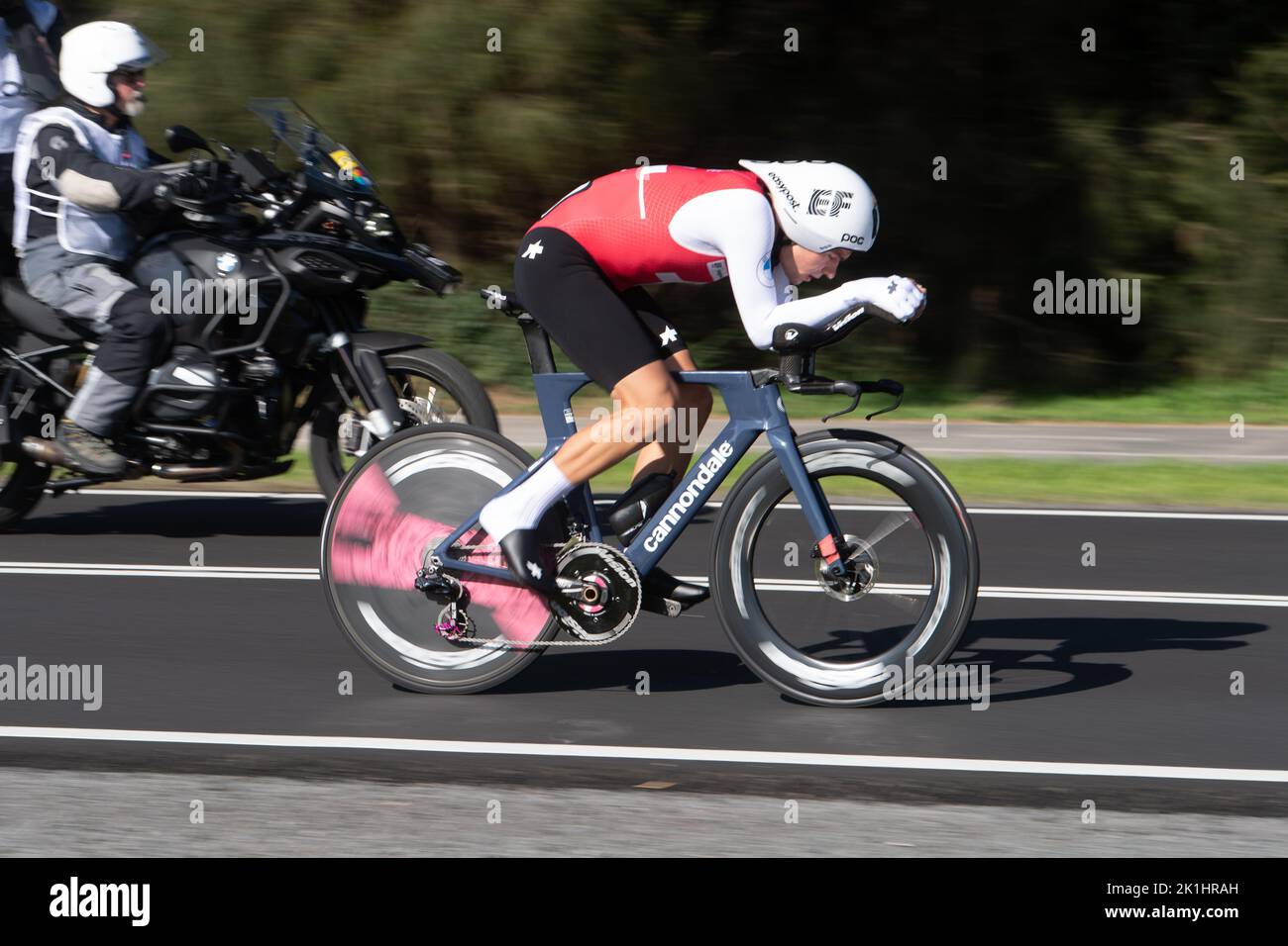 Stefan Kung, de Suisse, médaillé d'argent dans le procès d'élite masculin aux Championnats du monde de cyclisme sur route UCI 2022 à Wollongong, en Australie Banque D'Images