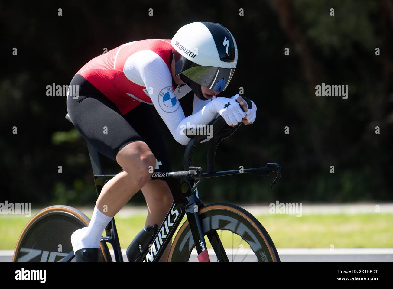 Marlen Reusser, de Suisse, a remporté la médaille de bronze lors du procès individuel féminin aux Championnats du monde de cyclisme sur route UCI 2022. Banque D'Images