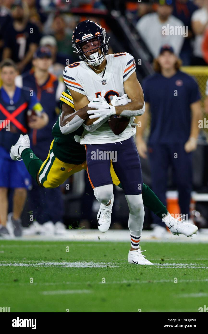 18 septembre 2022: Chicago Bears Wide Receiver Equanimeous St. Brown (19) est attaqué par la sécurité de Green Bay Packers Adrian Amos (31) pendant le match de football de la NFL entre les Chicago Bears et les Green Bay Packers à Lambeau Field à Green Bay, Wisconsin. Darren Lee/CSM Banque D'Images