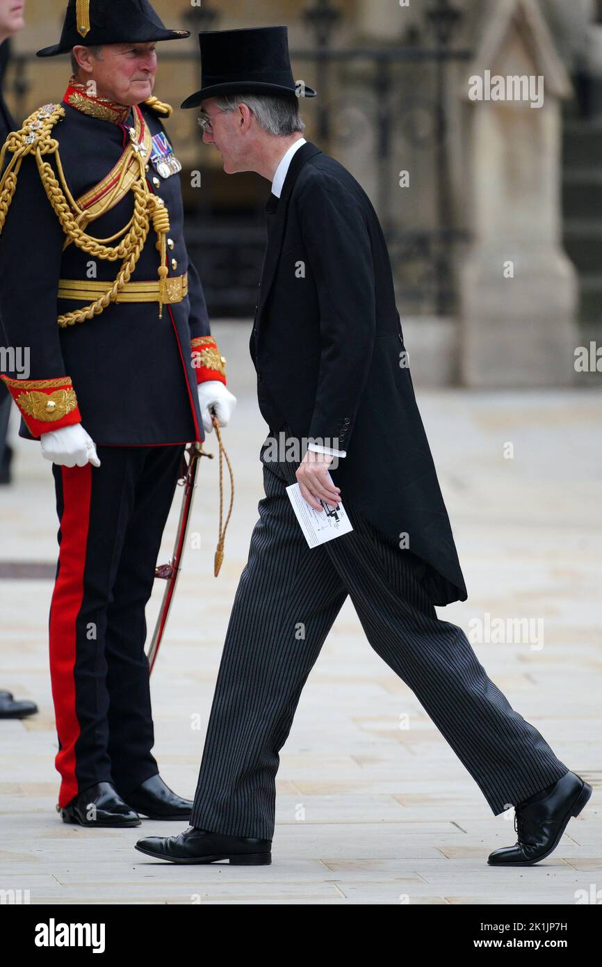 Le secrétaire d'entreprise Jacob Rees-Mogg arrive au funérailles d'État de la reine Elizabeth II, qui s'est tenu à l'abbaye de Westminster, à Londres. Date de la photo: Lundi 19 septembre 2022. Banque D'Images