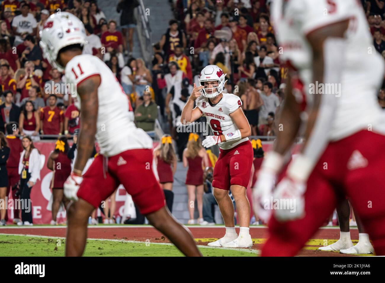 Fresno State Bulldogs Quarterback Jake Haener (9) appelle une partie lors d'un match de football de la NCAA contre les chevaux de Troie de la Californie du Sud, samedi, Septembe Banque D'Images