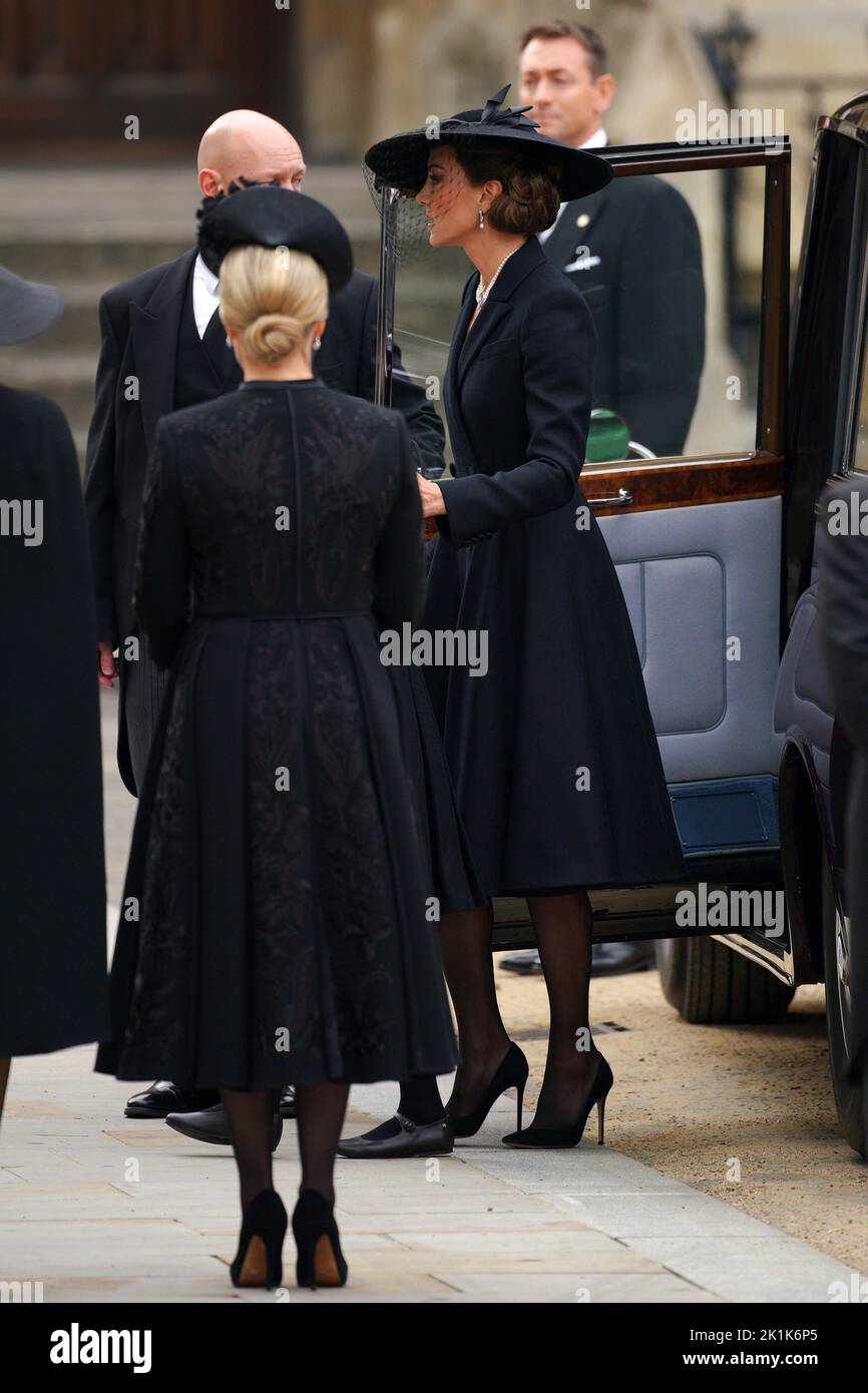 La princesse de Galles arrivant au funérailles d'État de la reine Elizabeth II, tenue à l'abbaye de Westminster, Londres. Date de la photo: Lundi 19 septembre 2022. Banque D'Images
