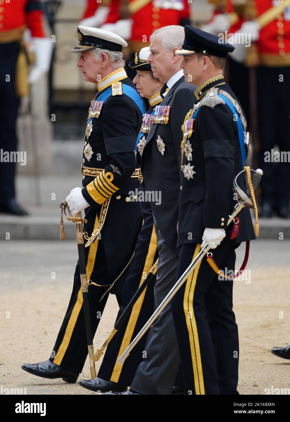 (De gauche à droite) le roi Charles III, la princesse royale, le duc d'York et le comte de Wessex arrivant au funérailles d'État de la reine Elizabeth II, tenu à l'abbaye de Westminster, Londres. Date de la photo: Lundi 19 septembre 2022. Banque D'Images