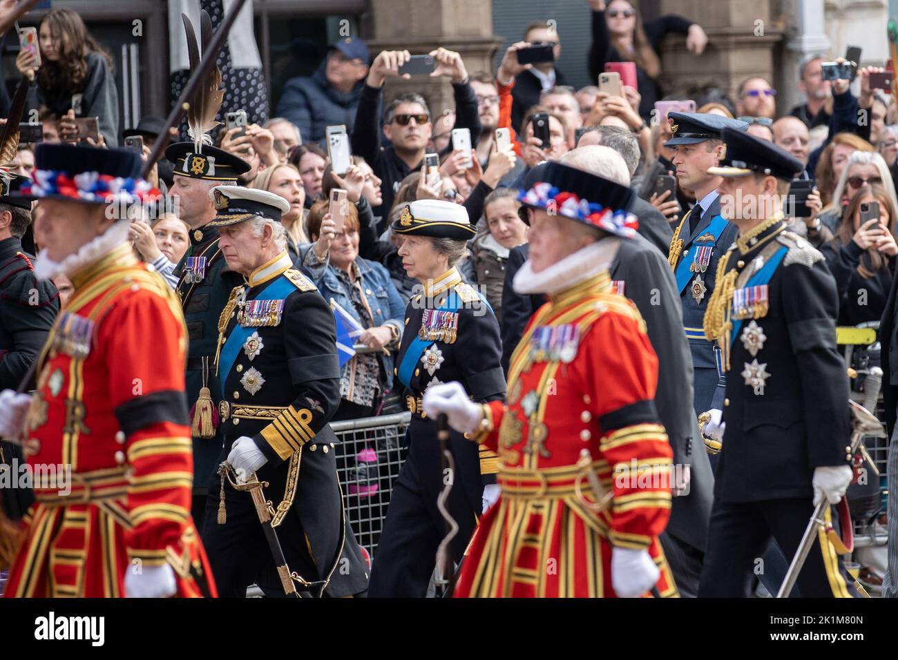 Londres, Royaume-Uni. 19 septembre 2022. Le roi Charles III, la princesse Anne et le comte de Wessex pendant la procession de cérémonie le long du Pall Mall pour les funérailles d'État de la reine Elizabeth II Le 8 septembre 2022, Elizabeth II, reine du Royaume-Uni et des autres royaumes du Commonwealth, meurt à l'âge de 96 ans au château de Balmoral en Écosse. Le plus ancien monarque britannique vivant le plus longtemps en place. Credit: SMP News / Alamy Live News Banque D'Images