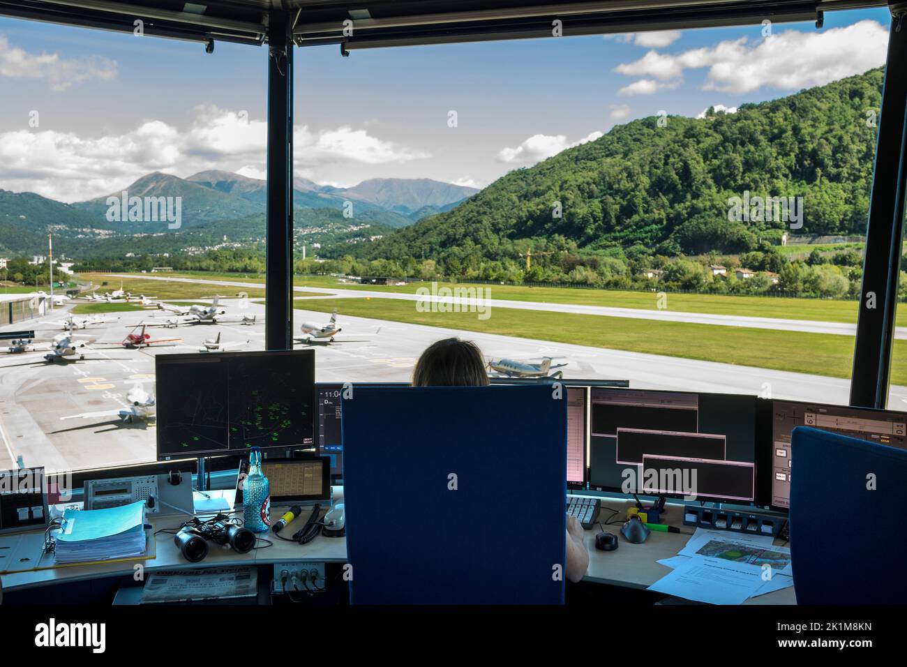 Suisse, Canton du Tessin, Lugano, aéroport d'Agno, tour de contrôle Banque D'Images
