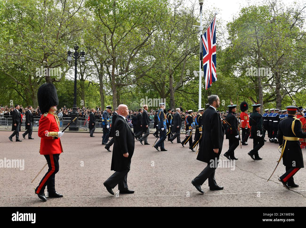 Elizabeth George Le Cortège De La Mort LONDRES, ANGLETERRE - SEPTEMBRE 19 : le cortège funéraire de la Reine
