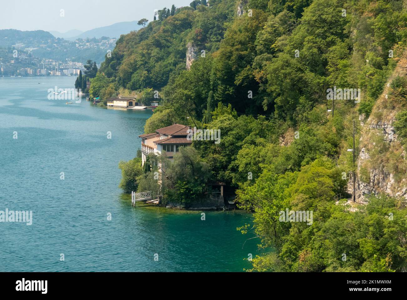 Lugano, Suisse: Promenade sur le chemin du bord du lac de Lugano à Gandria Banque D'Images