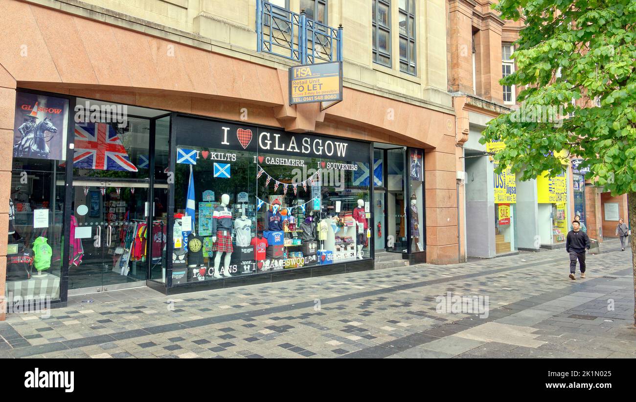 Glasgow, Écosse, Royaume-Uni 19th septembre 2022. La reine Elizabeth emplie les rues alors que la combinaison de magasins fermés et de la couverture télévisée a vu un paysage de dystopie désolées dans la ville. La célèbre rue sauchiehall était privée de clients. Crédit Gerard Ferry/Alay Live News Banque D'Images