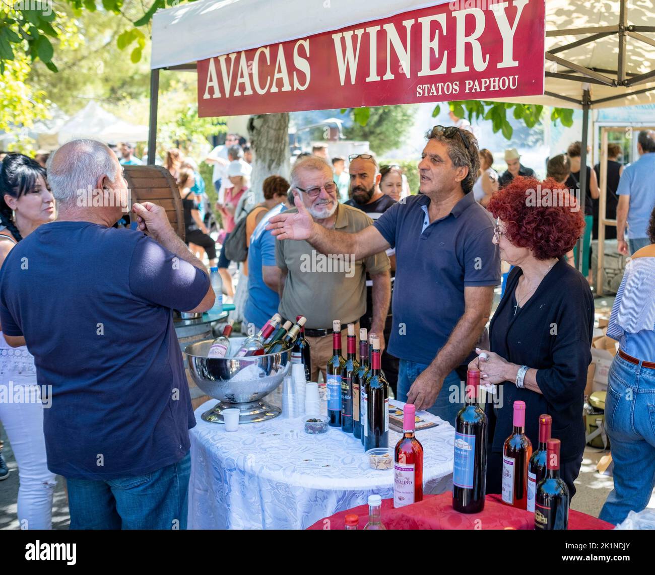 Avacas Winery stalles au festival rural Statos-Ayios Fotios, Statos-Ayios Fotios Chypre. Banque D'Images