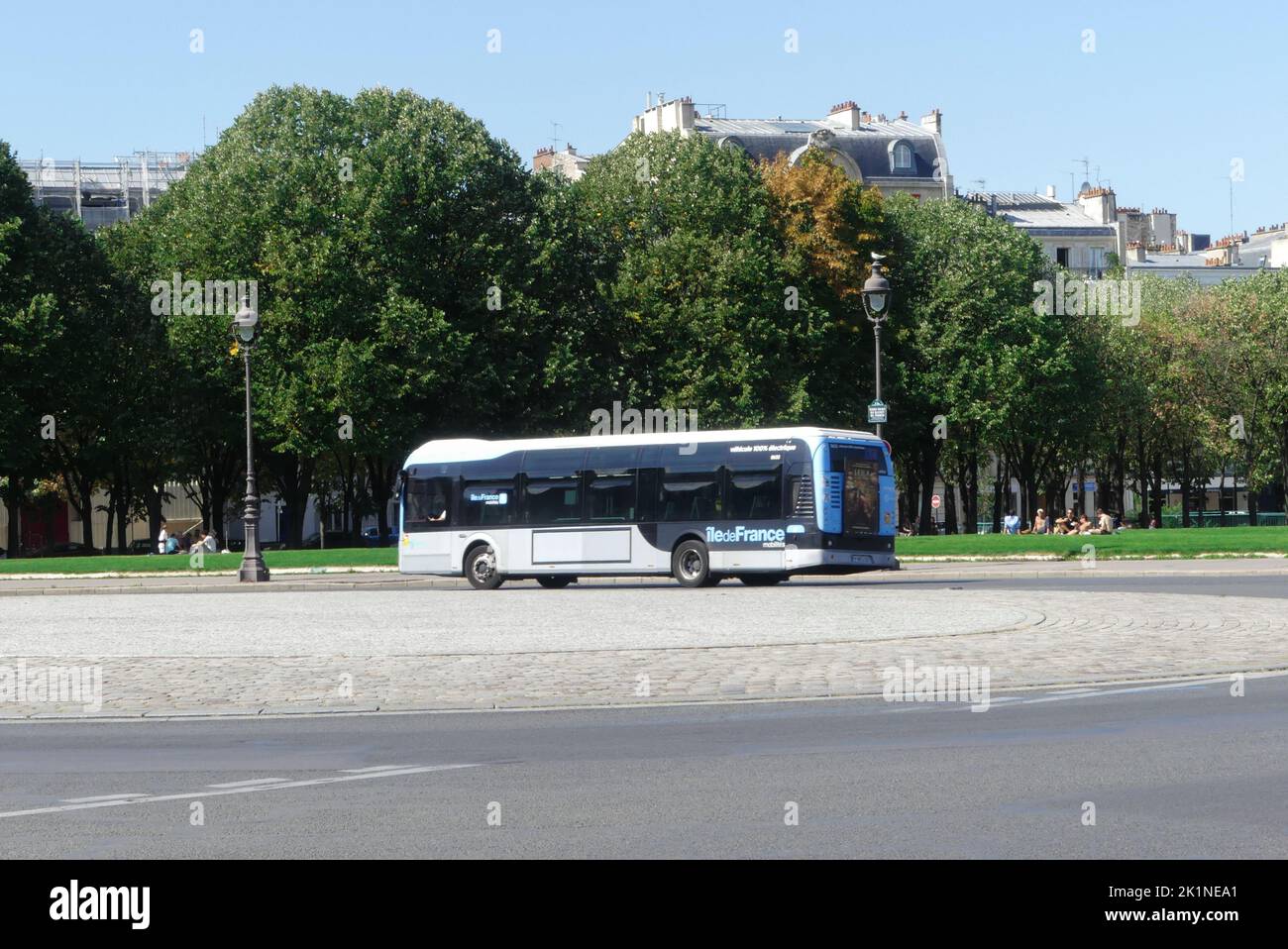 Paris, France. 04 septembre. 2022. Bus électrique RATP. Les transports en commun dans la ville. Banque D'Images
