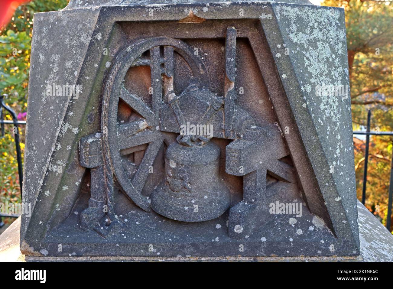 Eglise St Michael et All Angels, paroisse de Mottram, surplombant le village de Mottram à Longdendale, Hyde, Tameside, Manchester, Angleterre, Royaume-Uni, SK14 6JL Banque D'Images