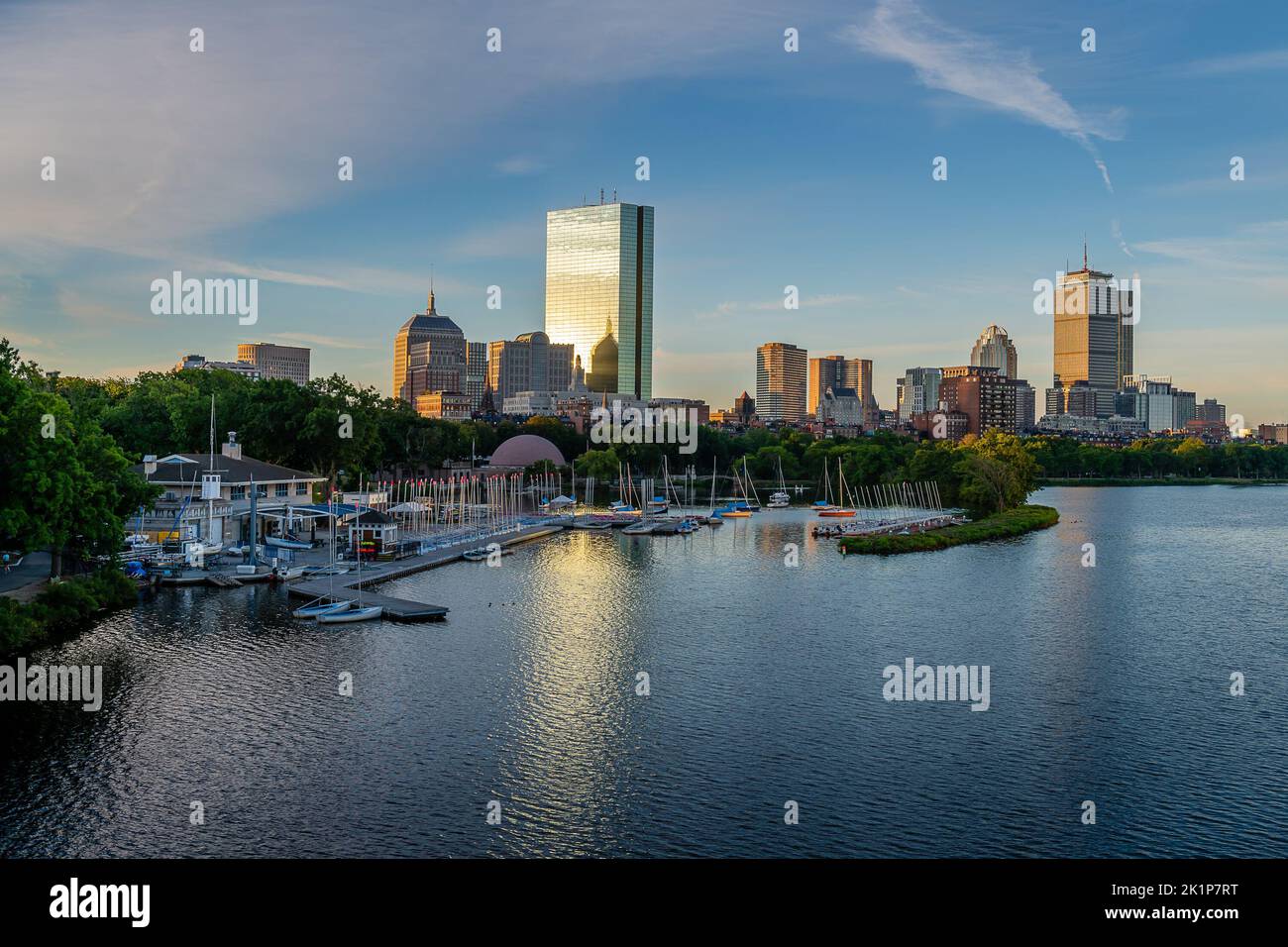 Le Boston Skyline à Dawn de Cambridge Banque D'Images