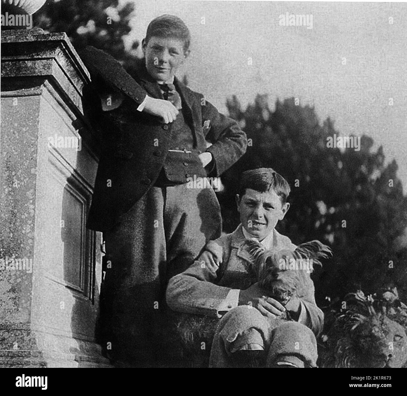 Winston Churchill avec son frère cadet Jack en vacances en 1892, à l'âge de 18 ans Banque D'Images