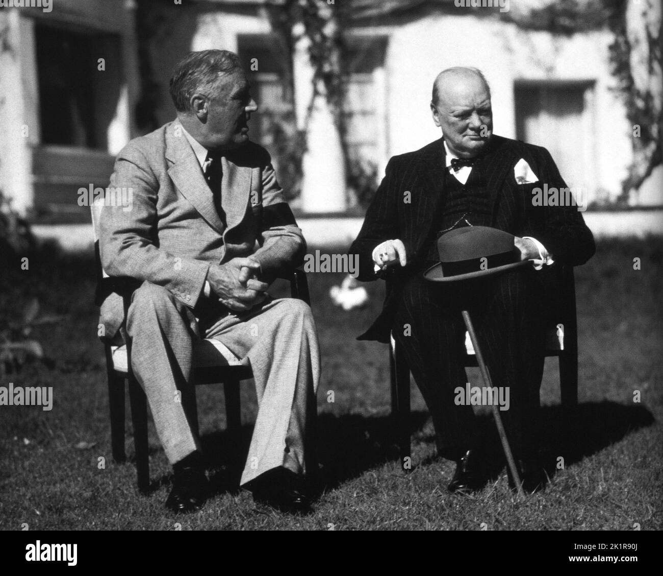 Winston Churchill à la Conférence de Casablanca avec le président Roosevelt. Maroc 1943 Banque D'Images
