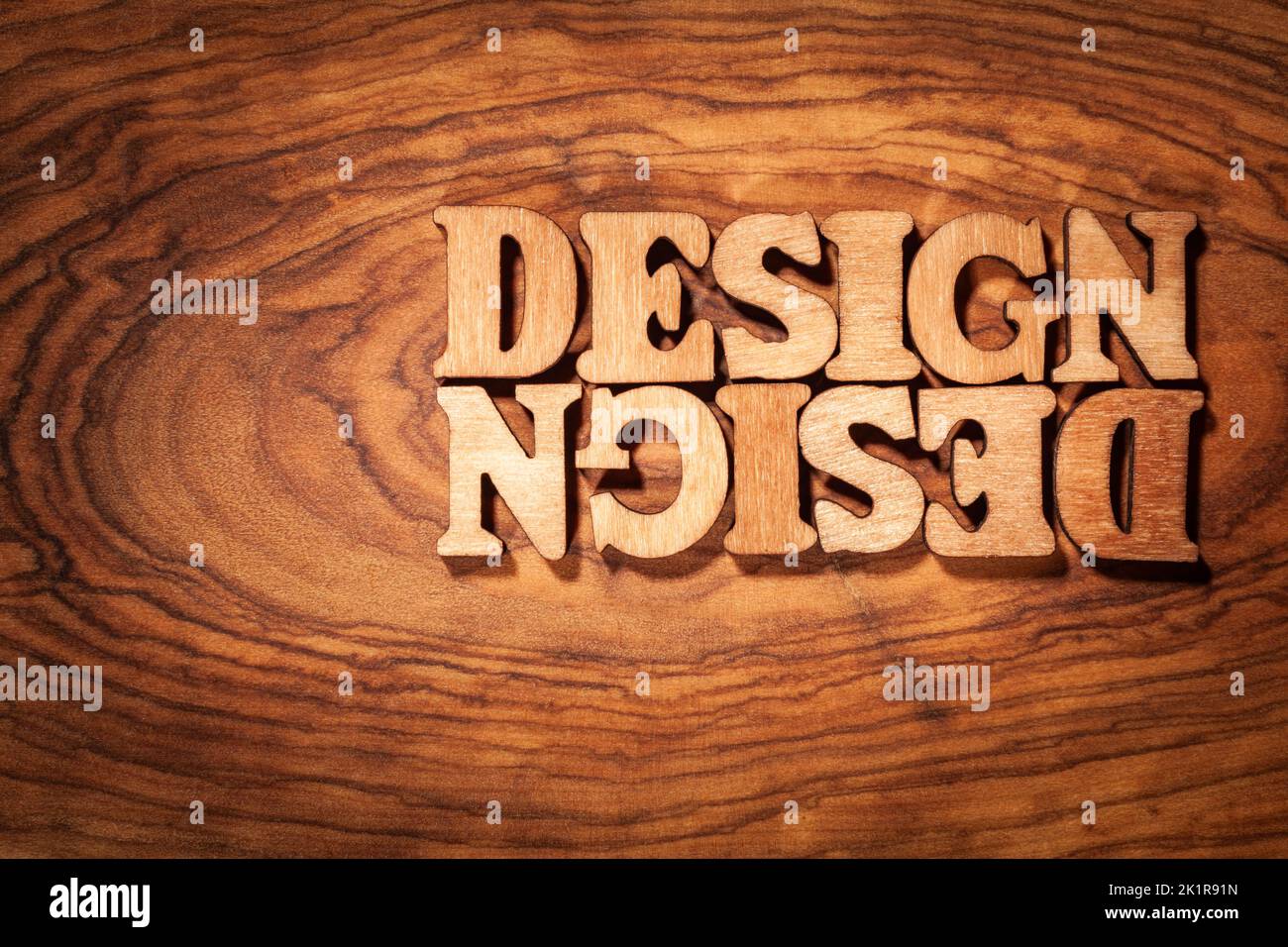 Design - inscription créative par lettres en bois Banque D'Images