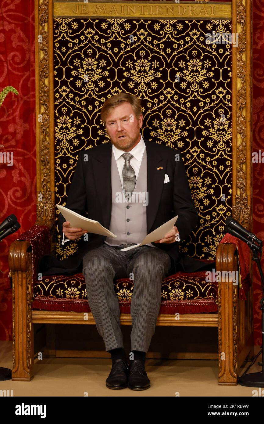 La Haye, pays-Bas. 20th septembre 2022. 2022-09-20 13:34:13 LA HAYE - le roi Willem-Alexander lit le discours du Trône aux membres du Sénat et de la Chambre des représentants dans le Koninklijke Schouwburg le jour du Prince. Le discours du Trône sera lu cette année dans le Schouwburg, parce que le Ridderzaal n'est pas disponible en raison de la rénovation du Binnenhof. Credit: ANP/Alamy Live News Banque D'Images