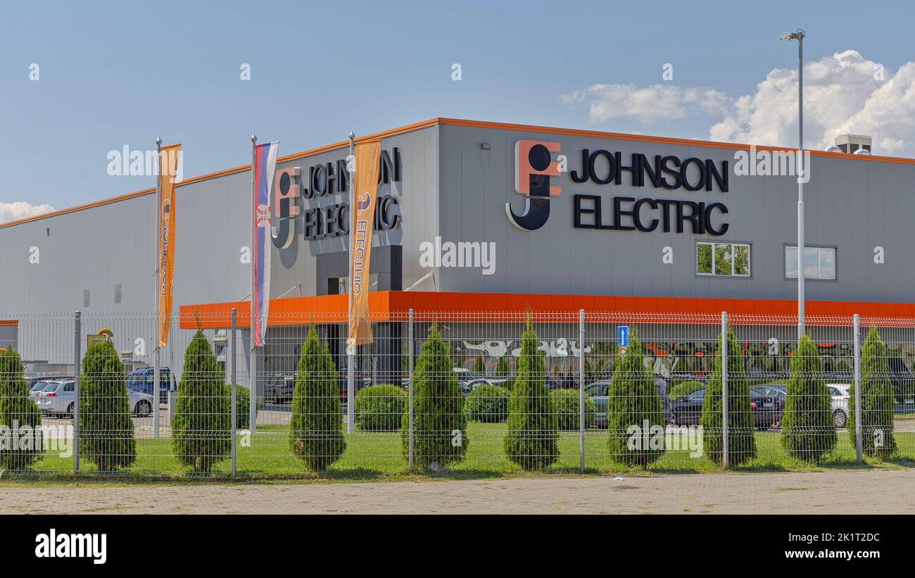 NIS, Serbie - 04 août 2022: Fabricant de pièces automobiles Johnson Electric Factory Building près de l'aéroport de NIS. Banque D'Images
