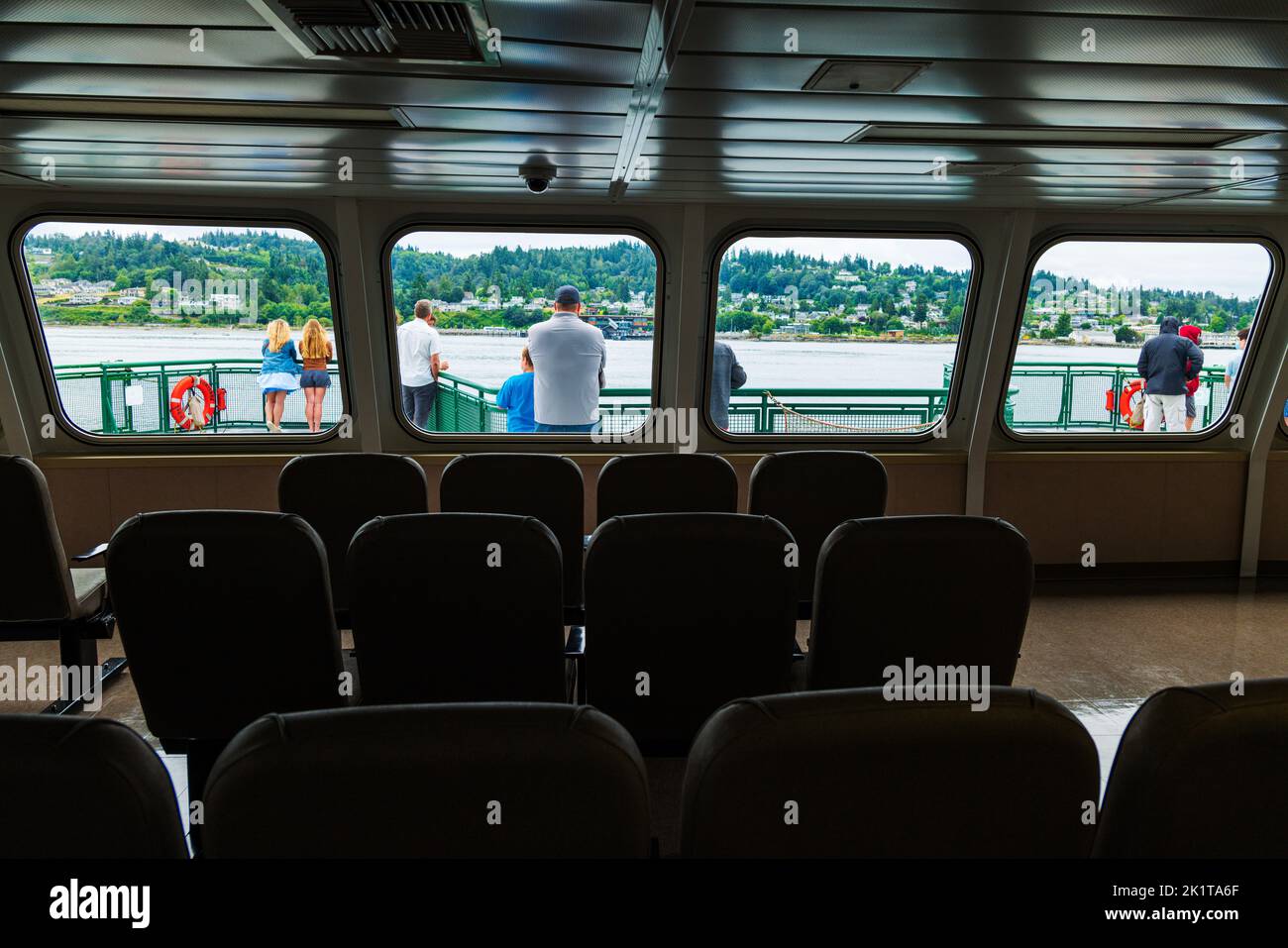 Passagers sur Mukilteo - Clinton Ferry ; Puget Sound ; Washington ; États-Unis Banque D'Images