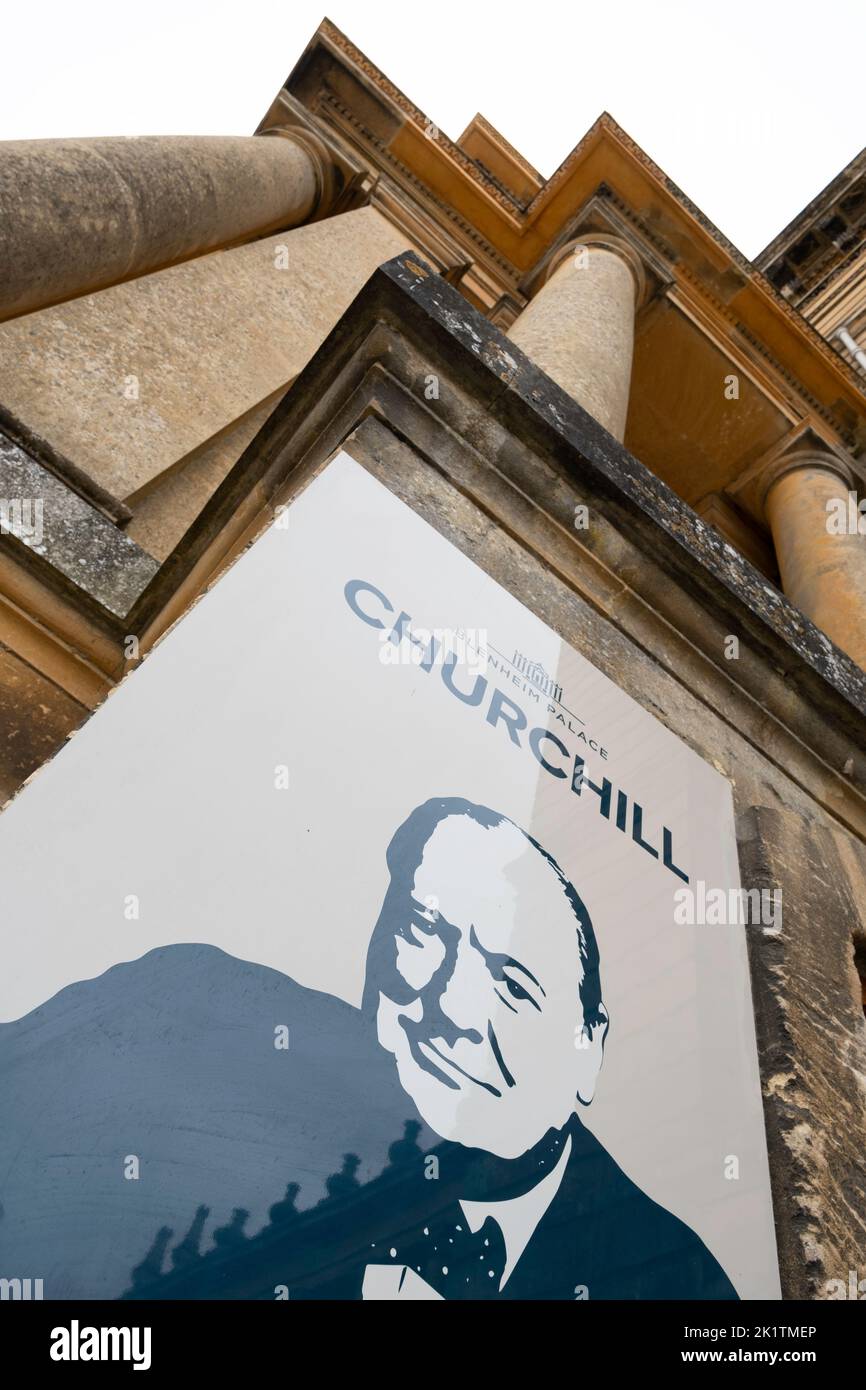 Vue sur le musée Churchill dans le palais de Blenheim, une maison de campagne monumentale dans l'Oxfordshire, en Angleterre. Site du patrimoine mondial de l'UNESCO. Focus sur Churchil Banque D'Images