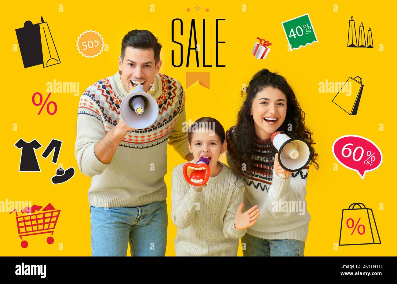 Affiche pour la vente de vêtements avec une famille heureuse et des mégaphones Banque D'Images