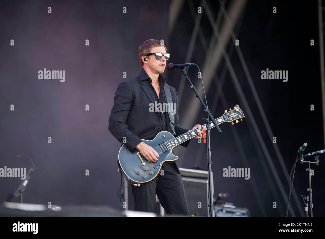 Groupe de rock américain, de Manhattan, NY, Interpol, qui se produit en direct au festival Tempelhof Sounds à Berlin, en Allemagne. Banque D'Images