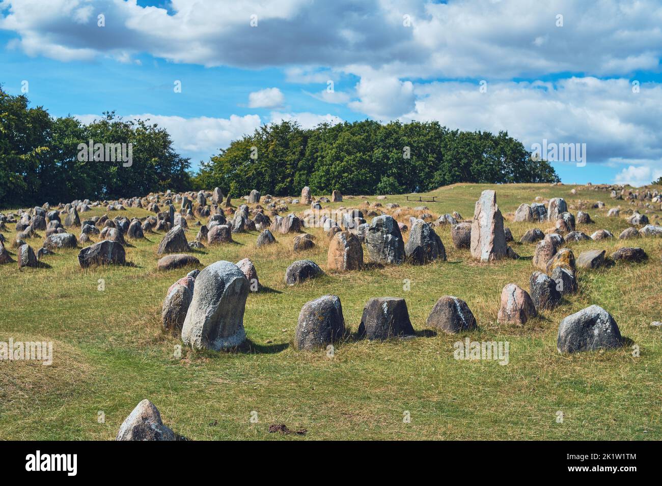 Pierres au cimetière Viking Lindholm Hoje dans le nord du Danemark. Photo de haute qualité Banque D'Images